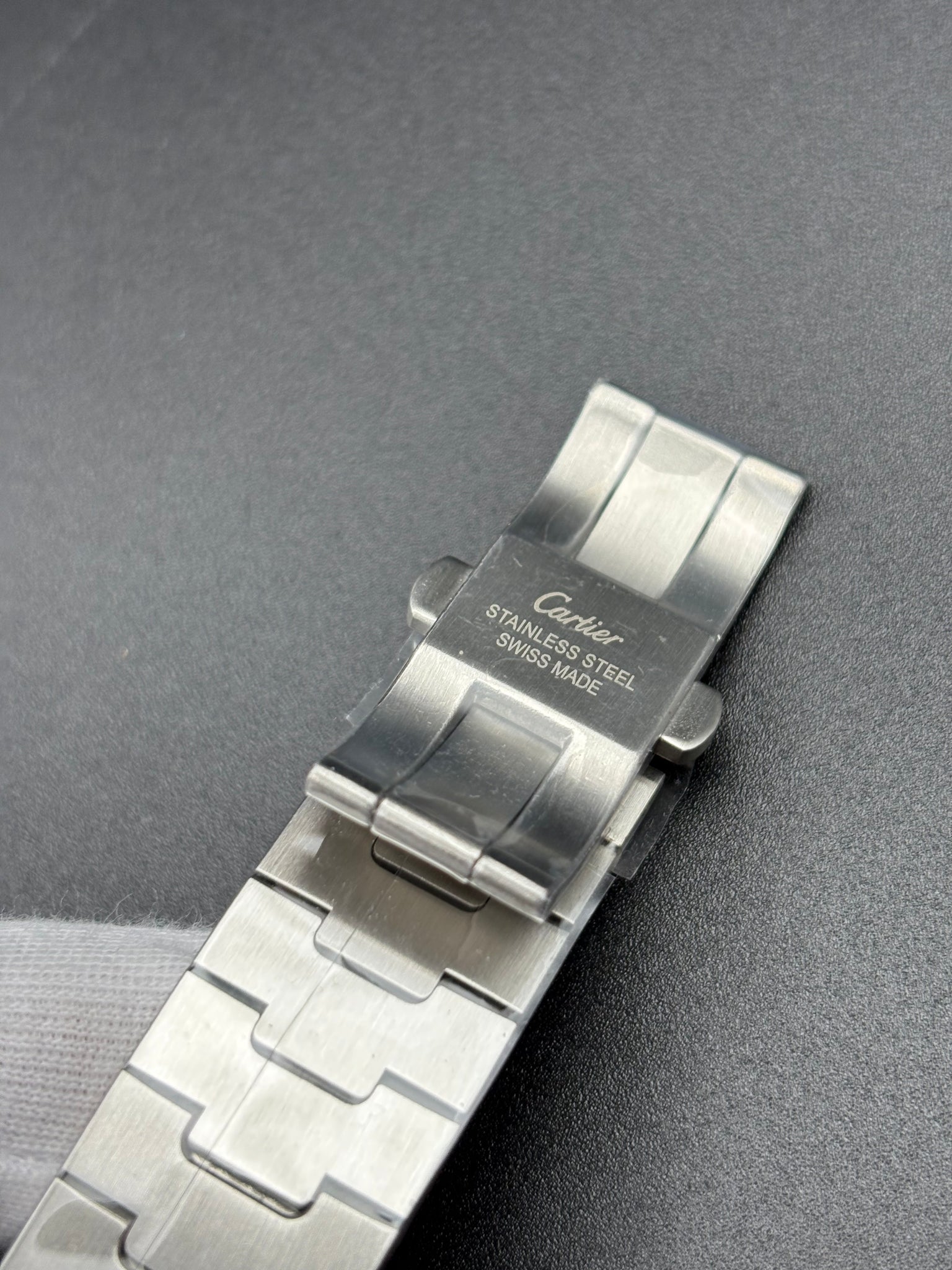 CARTIER SANTOS DE WATCH MEDIUM MODEL, AUTOMATIC