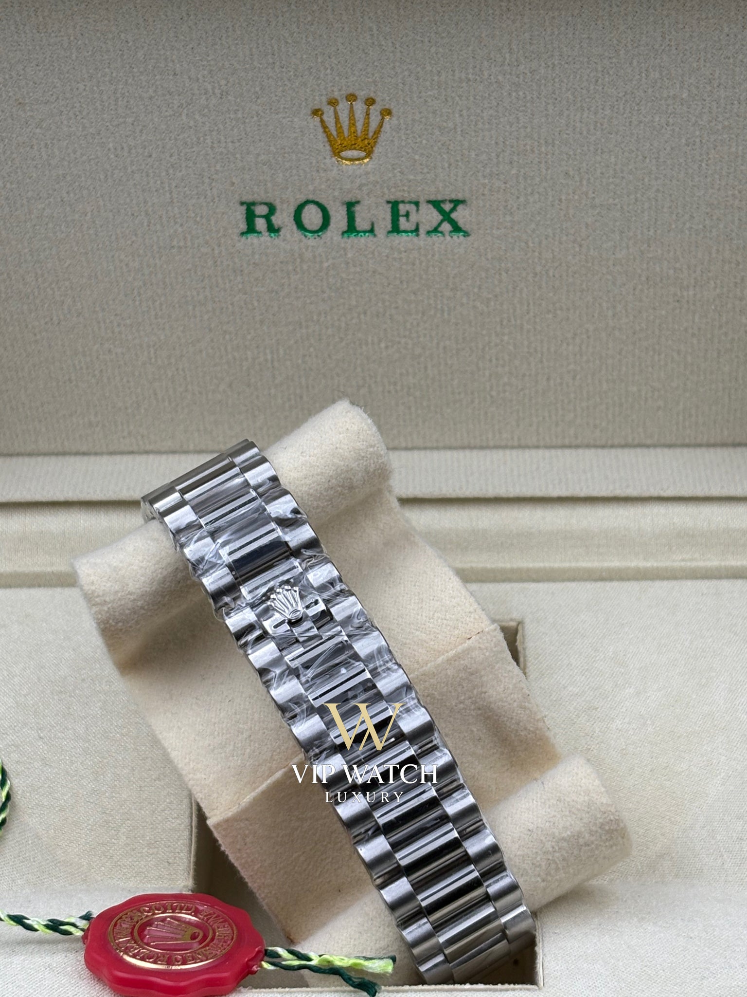 DAY-DATE II 40MM BEZEL DARK RODHIUM DIAL LINE MOTIF STICK MARKERS