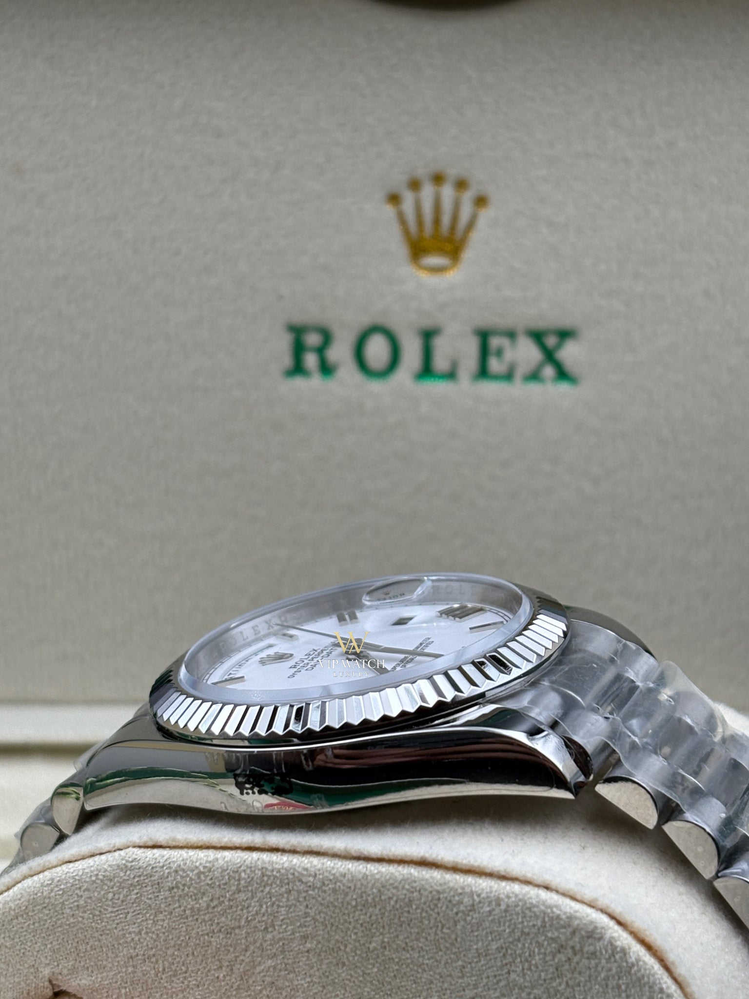 Rolex Day-Date 40mm White Gold 228239 White Roman President