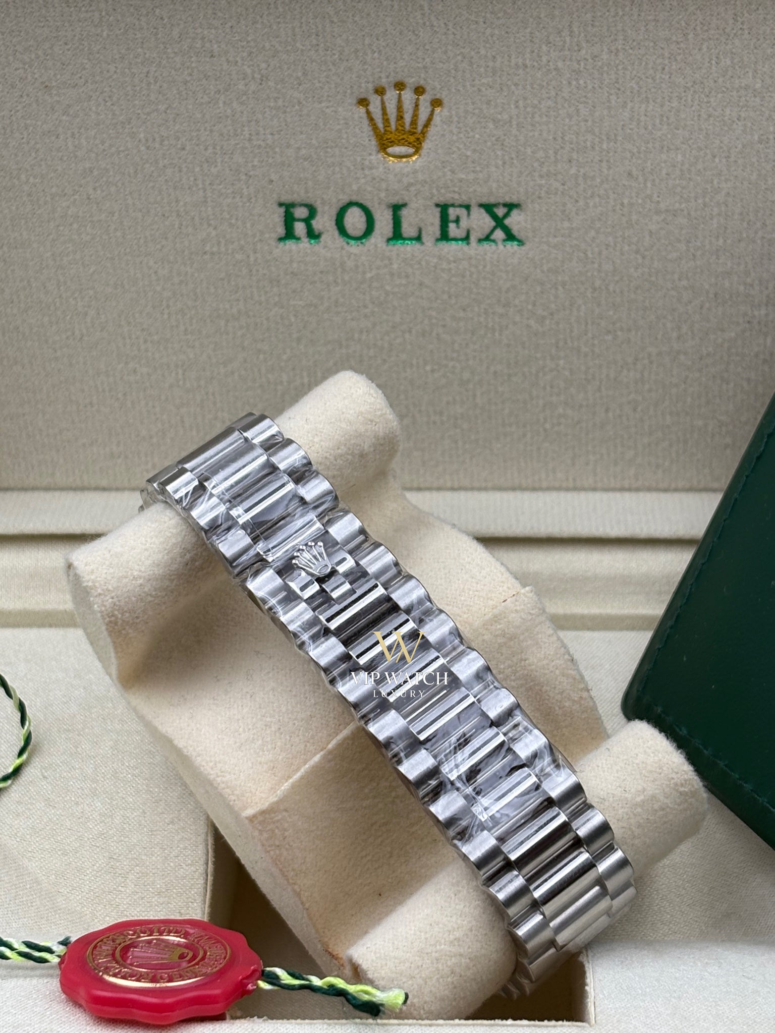Rolex Day-Date 40mm White Gold 228239 White Roman President