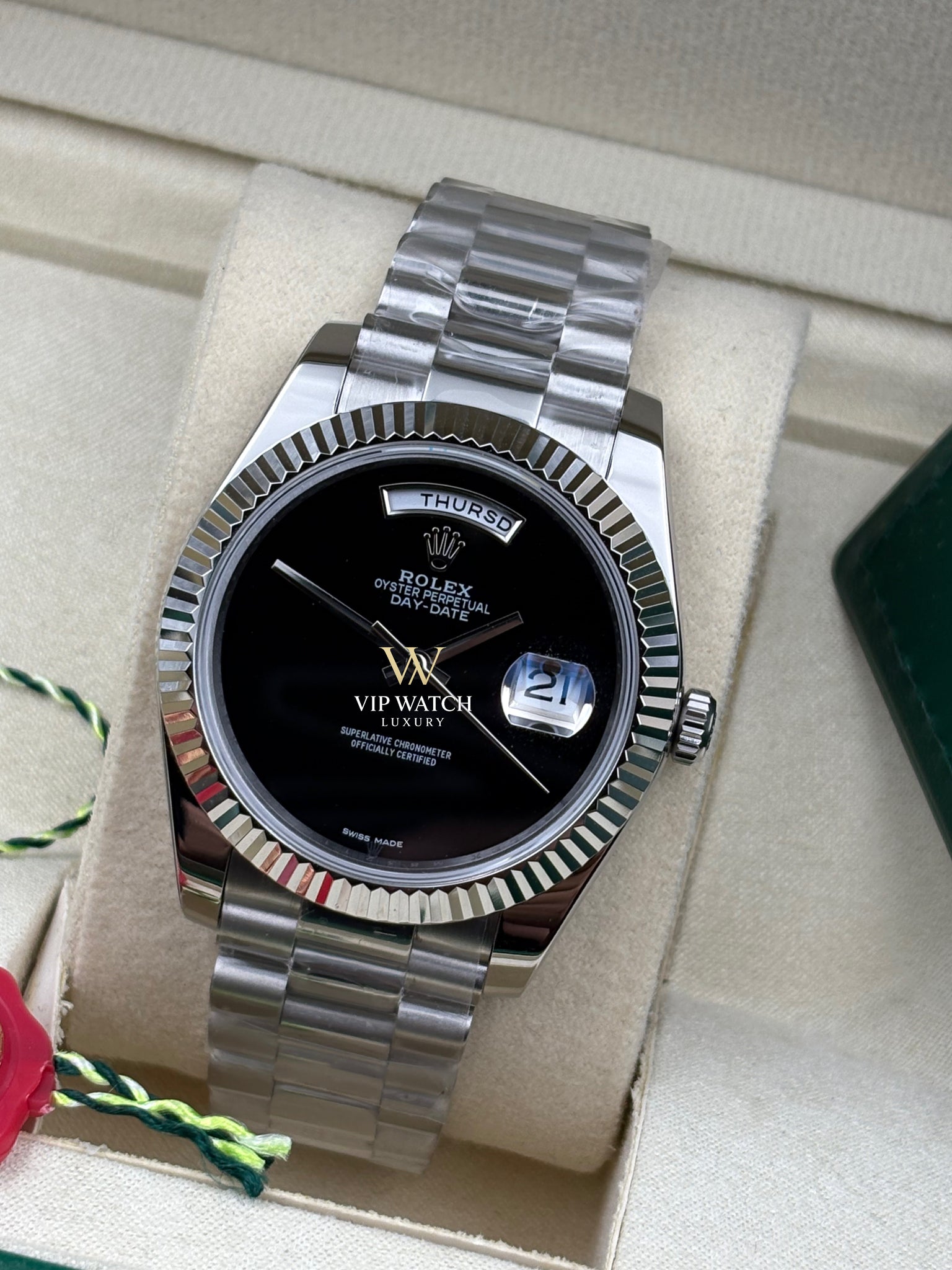 PRESIDENT DAY-DATE 18K WATCH SS BLACK ONYX DIAL 118208