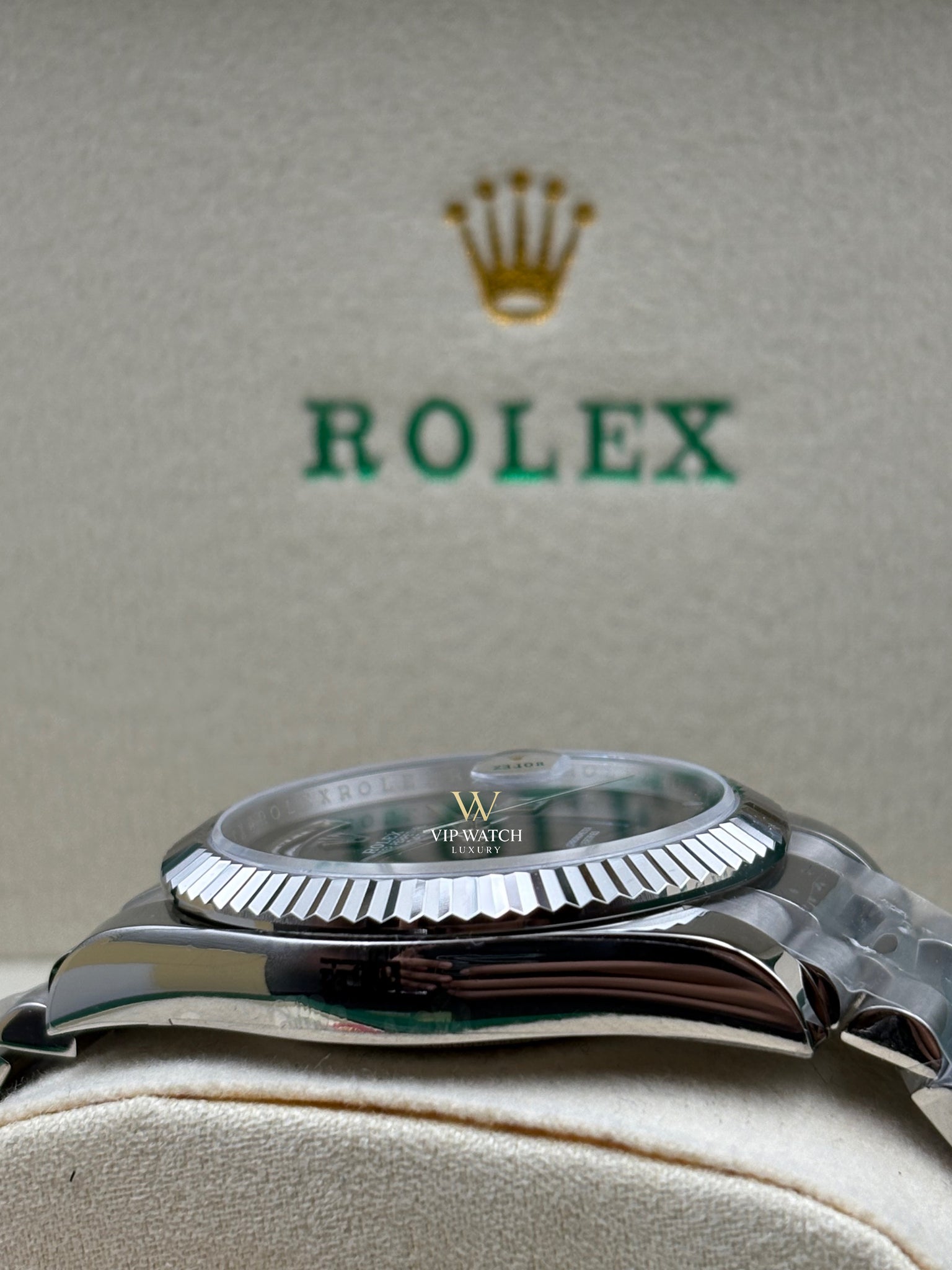 PRESIDENT DAY-DATE 18K WATCH SS BLACK ONYX DIAL 118208