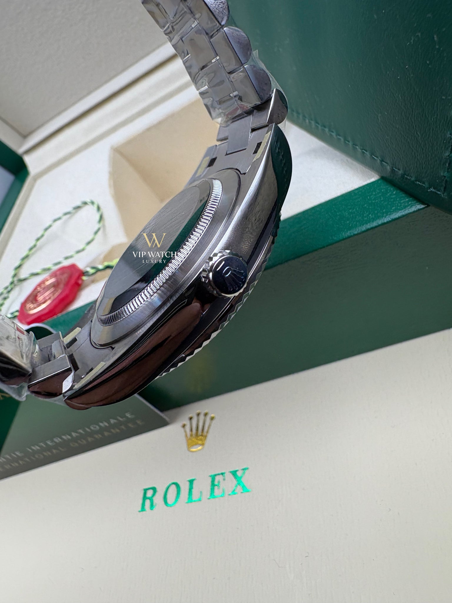 PRESIDENT DAY-DATE 18K WATCH SS BLACK ONYX DIAL 118208