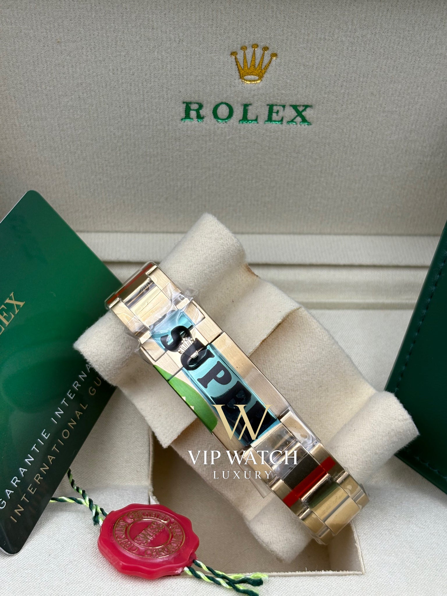 C0SMOGRAPH DAYT0NA BLACK DIAL GOLD RAINBOW 40MM