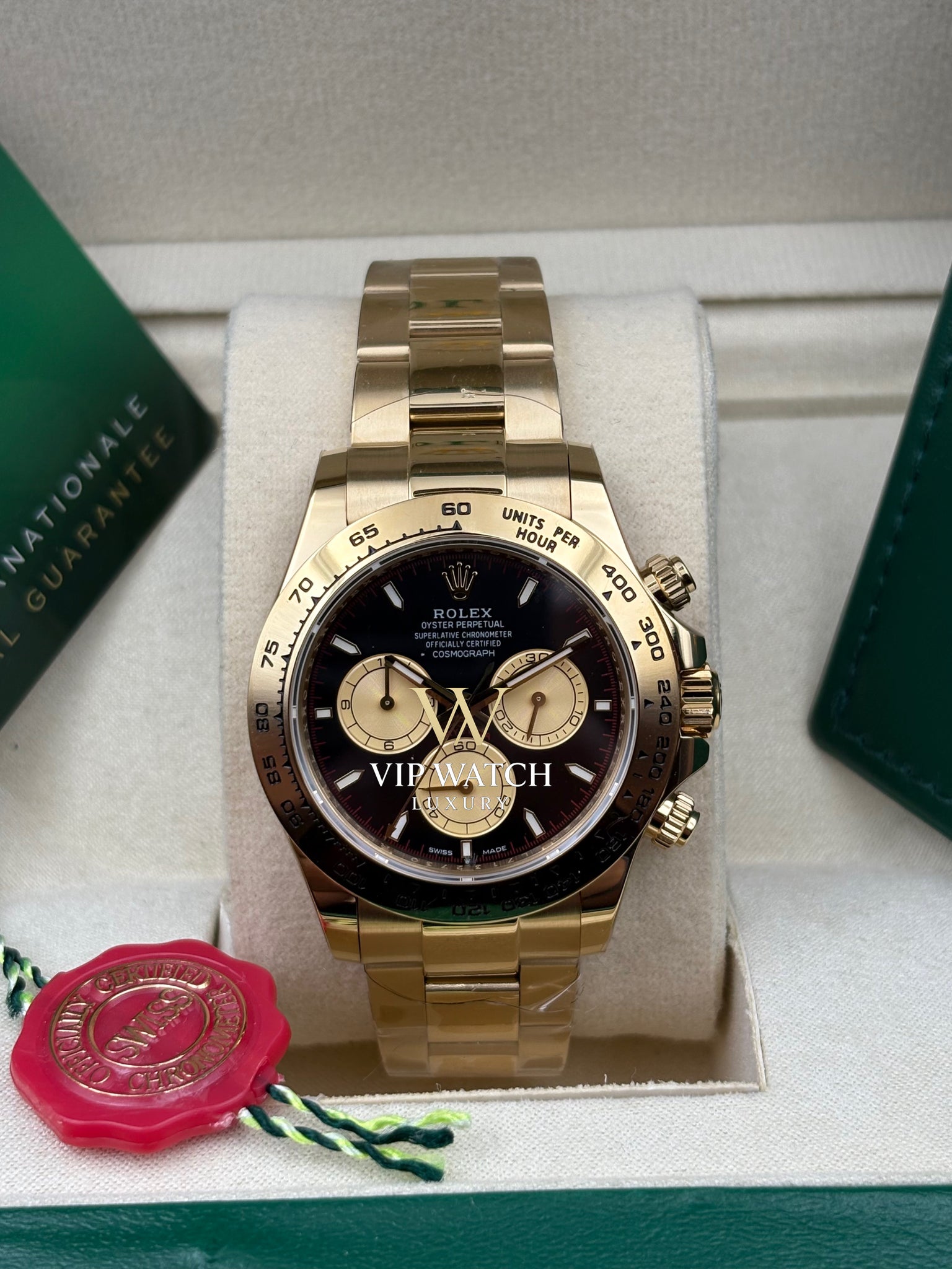 Daytona Yelloow Gold Black Dial Champagne Chronographs 40mm