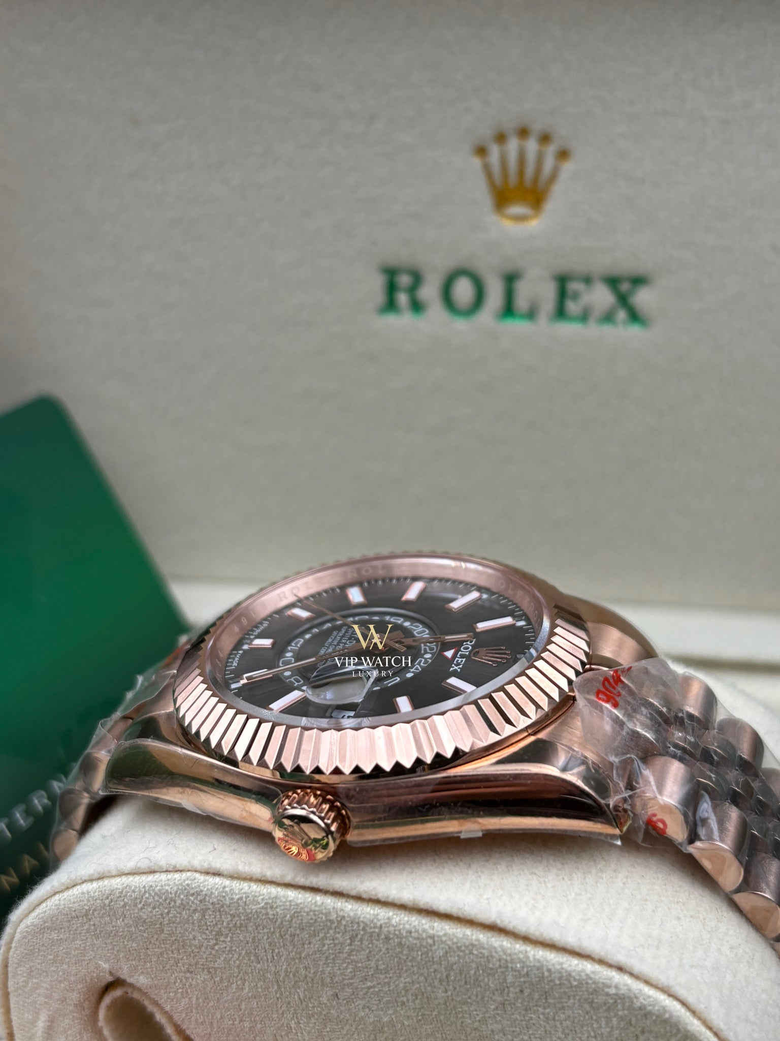 Rolex Sky dweller Rose gold Black dial