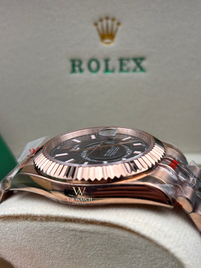 Rolex Sky dweller Rose gold Black dial