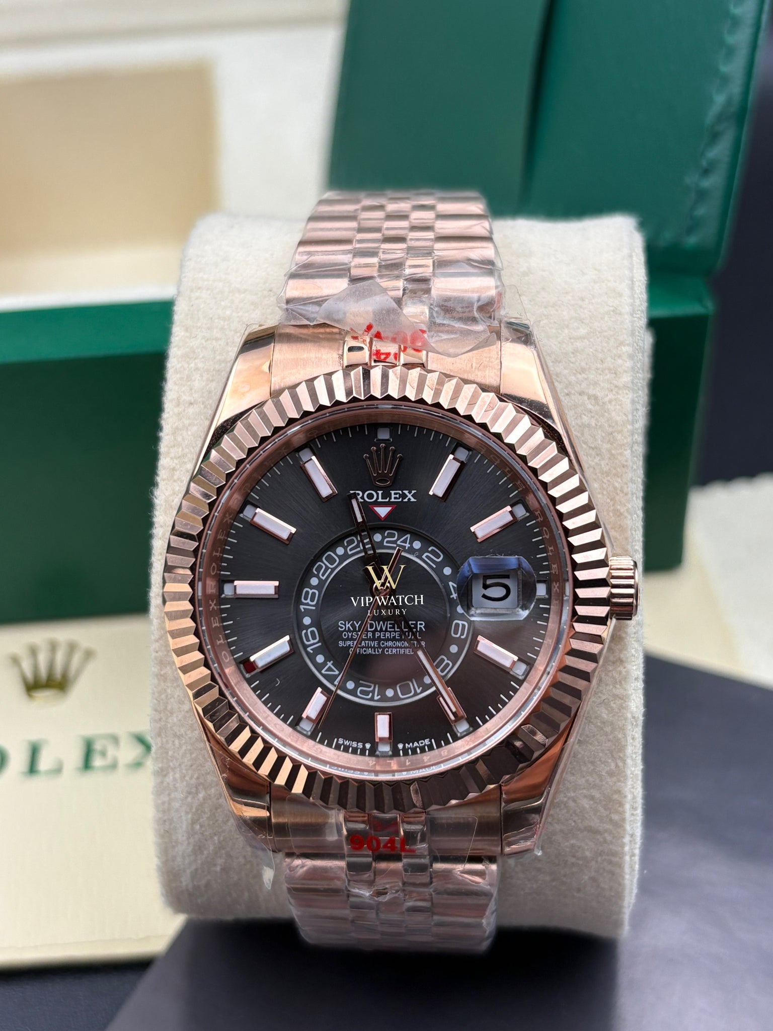 Rolex Sky dweller Rose gold Black dial