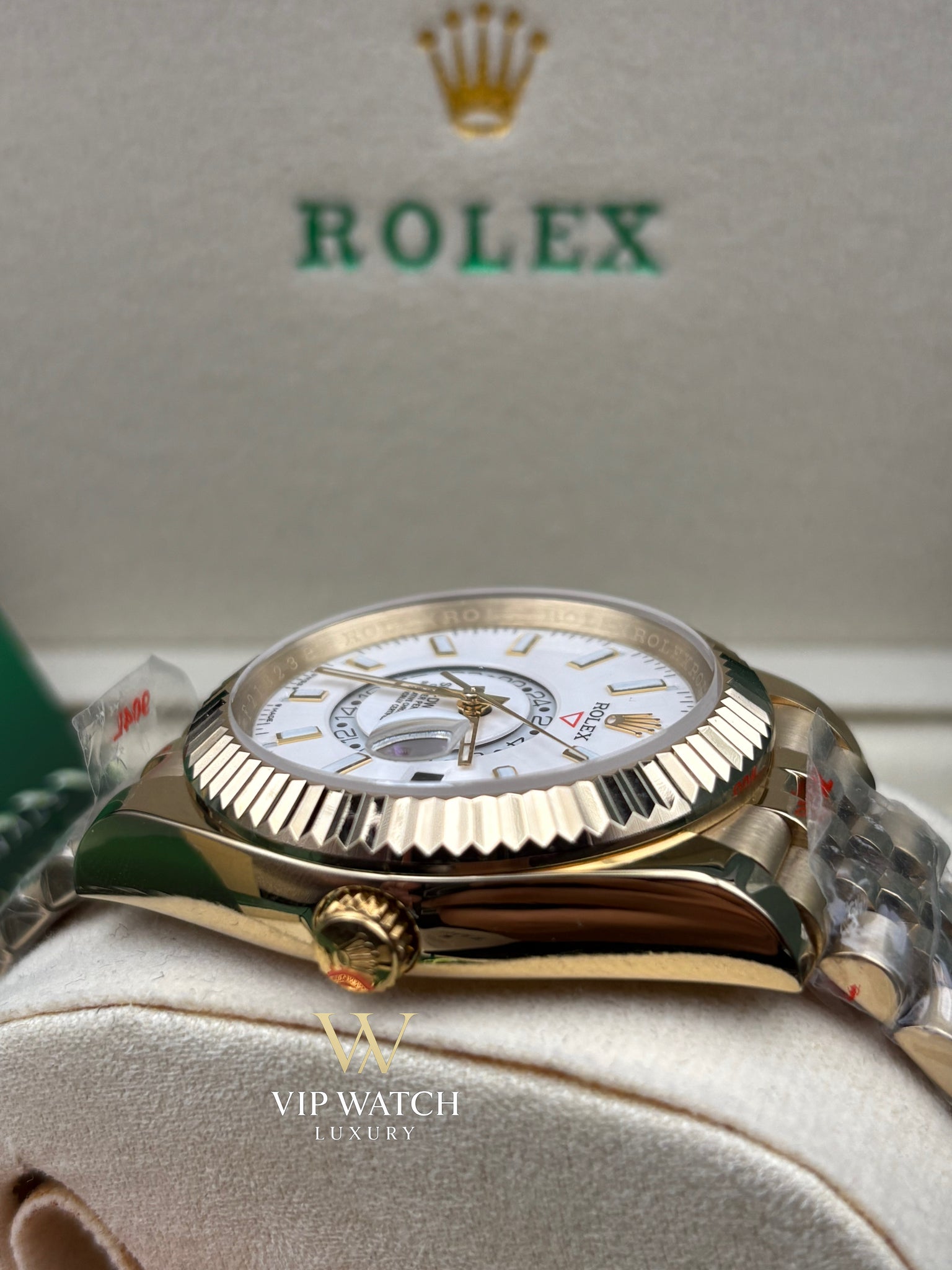 SKY-DWELLER GOLD WHITE DIAL