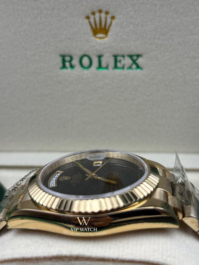 PRESIDENT DAY-DATE 18K WATCH BLACK ONYX DIAL