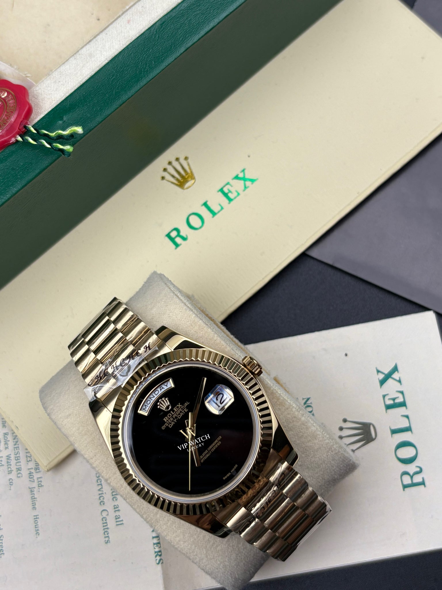 PRESIDENT DAY-DATE 18K WATCH BLACK ONYX DIAL