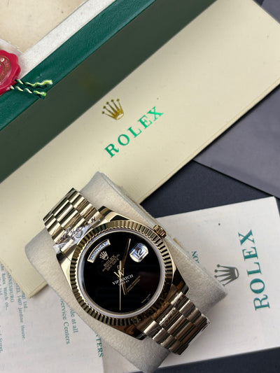 PRESIDENT DAY-DATE 18K WATCH BLACK ONYX DIAL