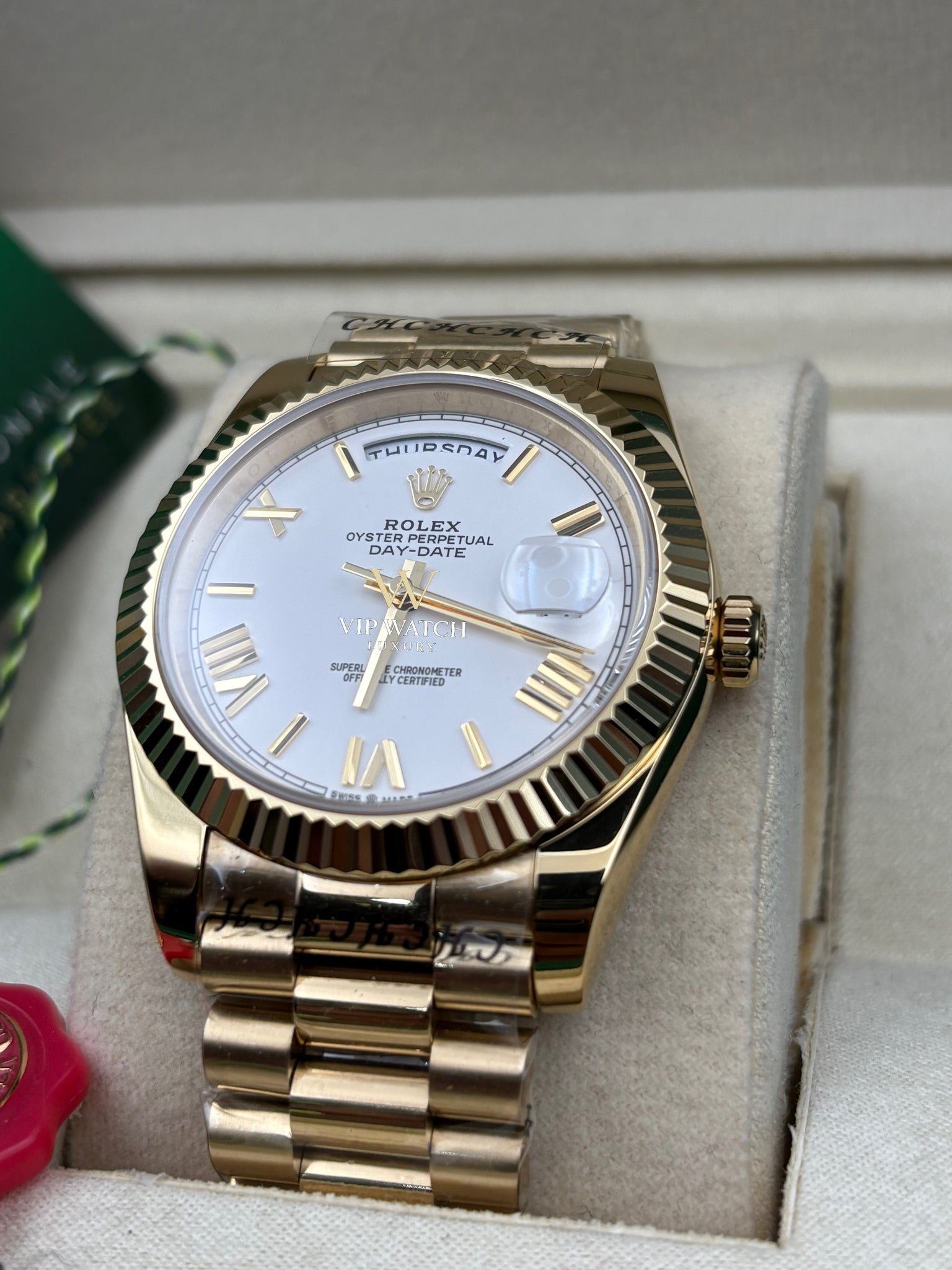 DAY-DATE 40 YELLOW GOLD ROMAN