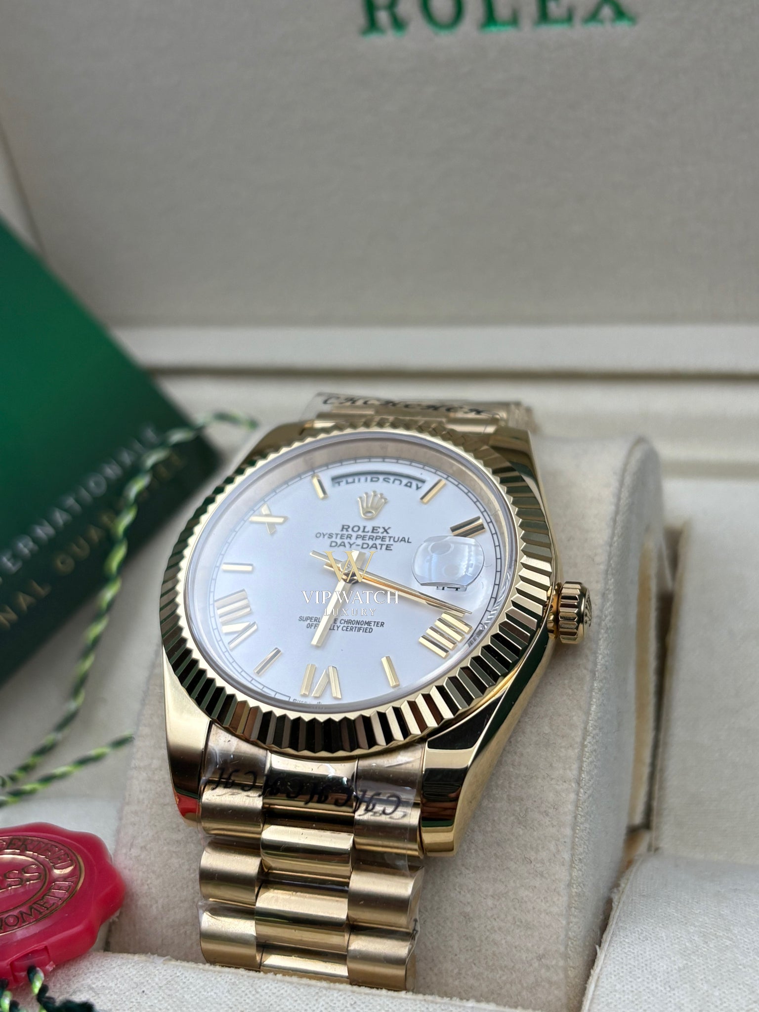 DAY-DATE 40 YELLOW GOLD ROMAN