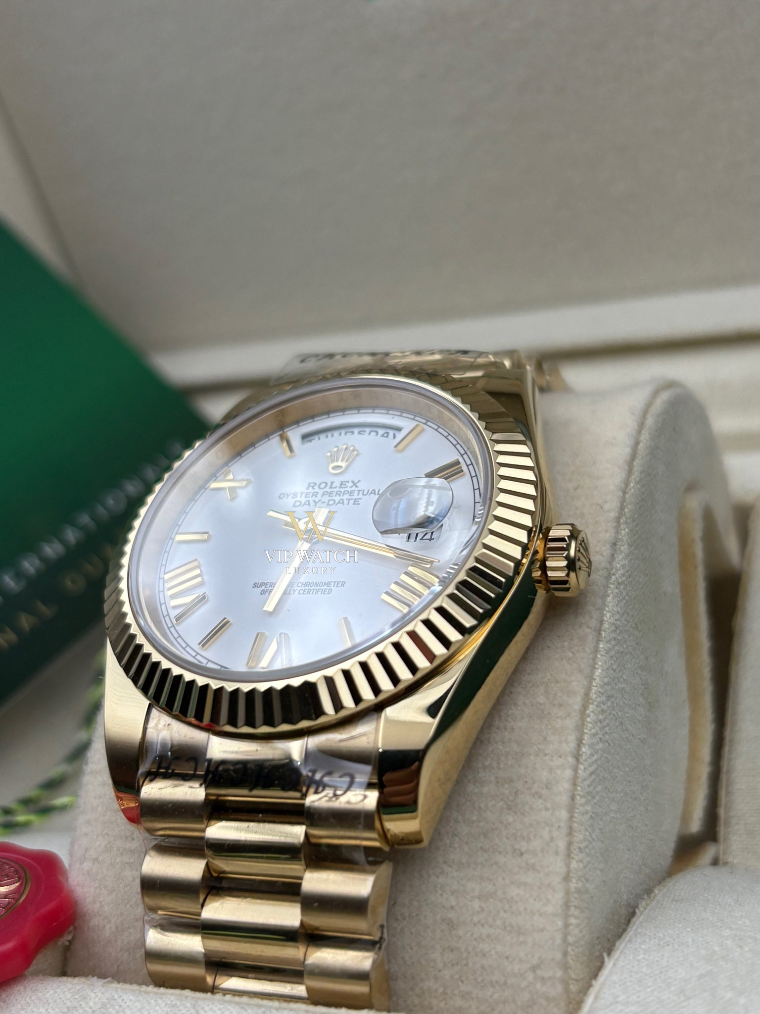 DAY-DATE 40 YELLOW GOLD ROMAN