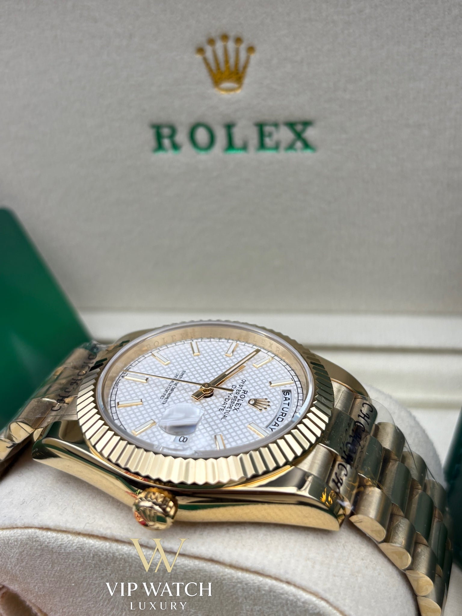 DAY-DATE 40 YELLOW GOLD ROMAN