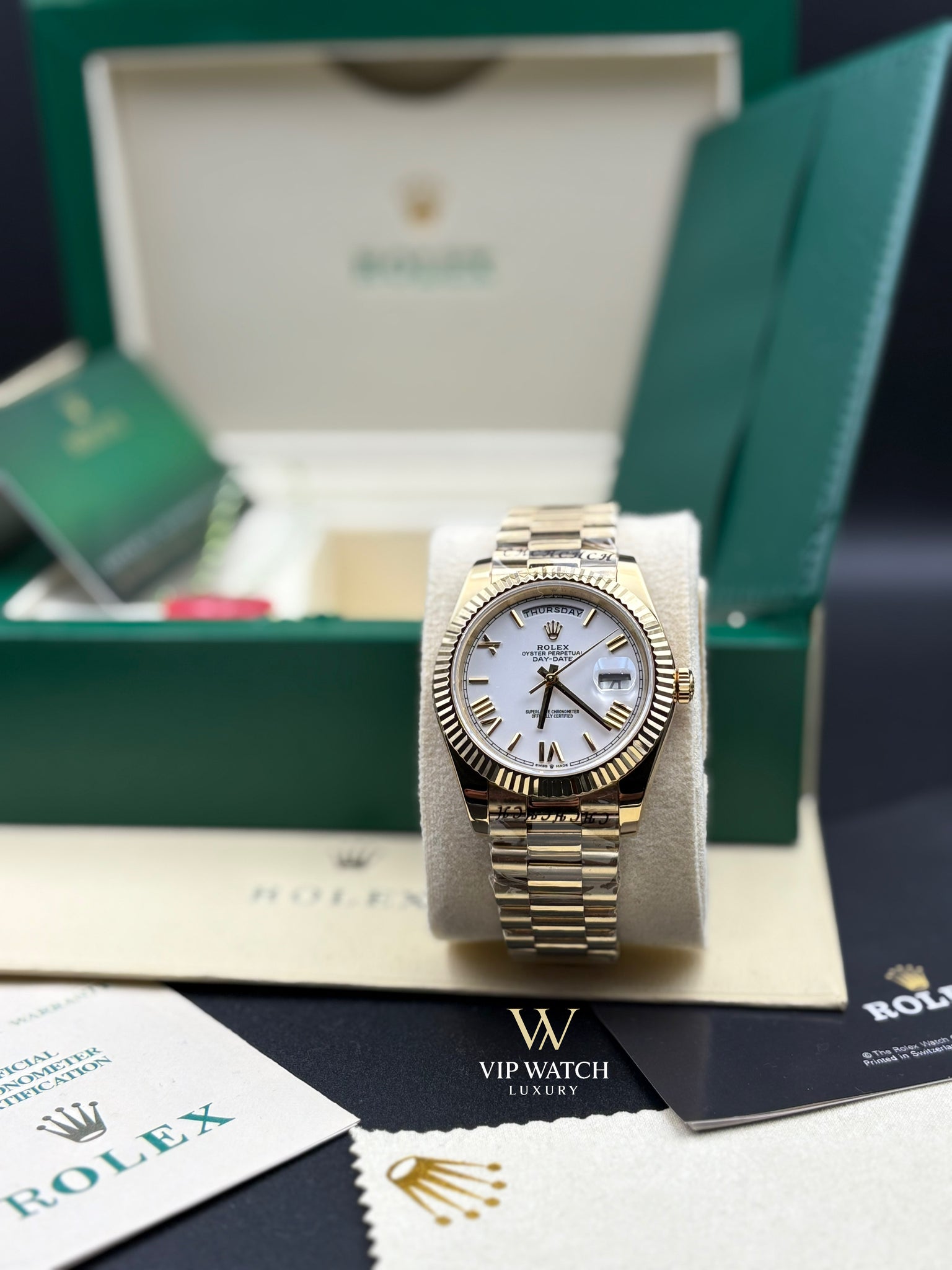 DAY-DATE 40 YELLOW GOLD ROMAN