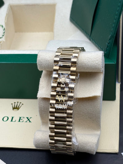 Rolex Day-Date Yellow Gold Pave Rainbow Dial Diamond Bezel President