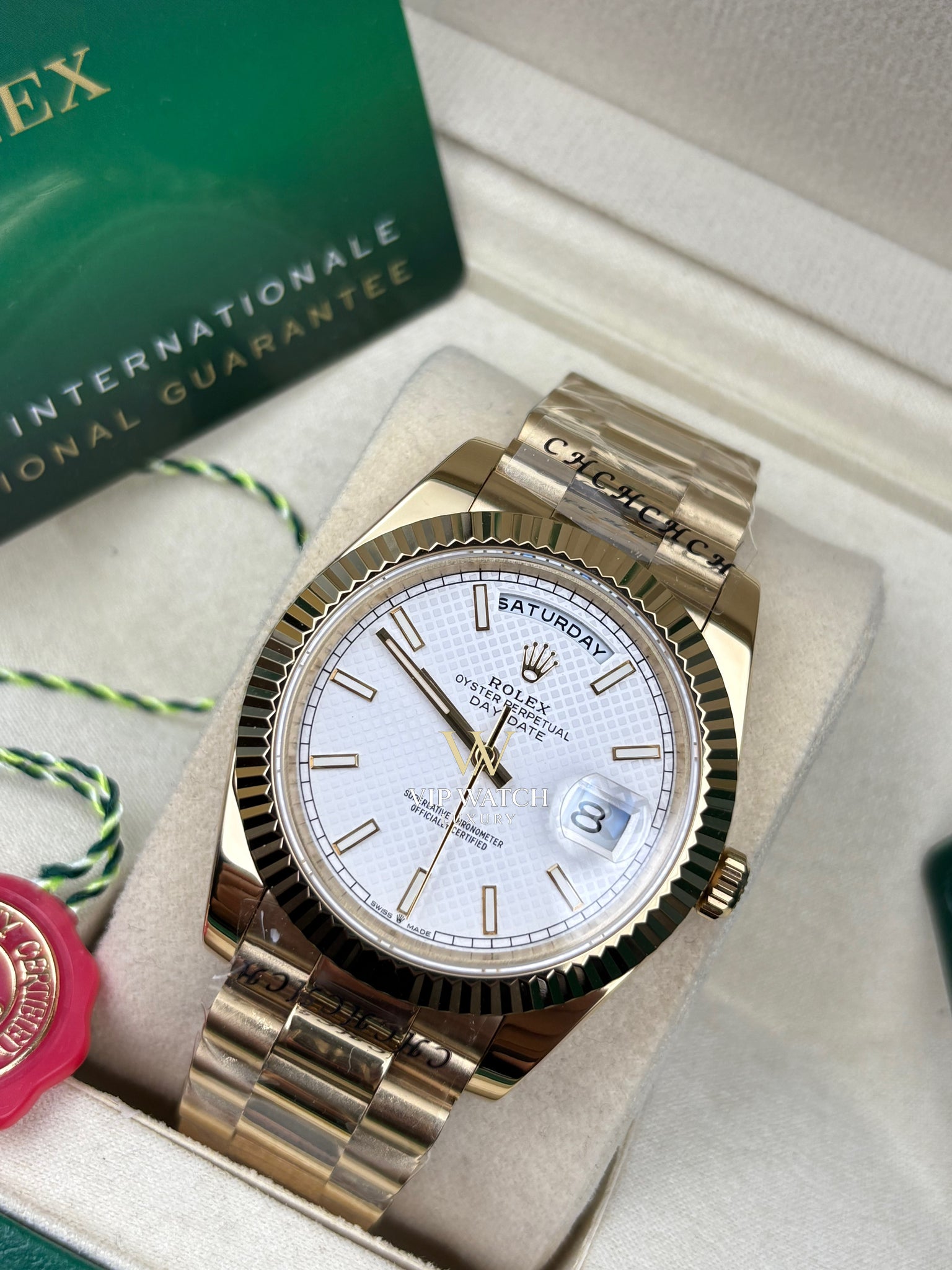 Rolex Day-Date Yellow Gold White Diagonal Dial President