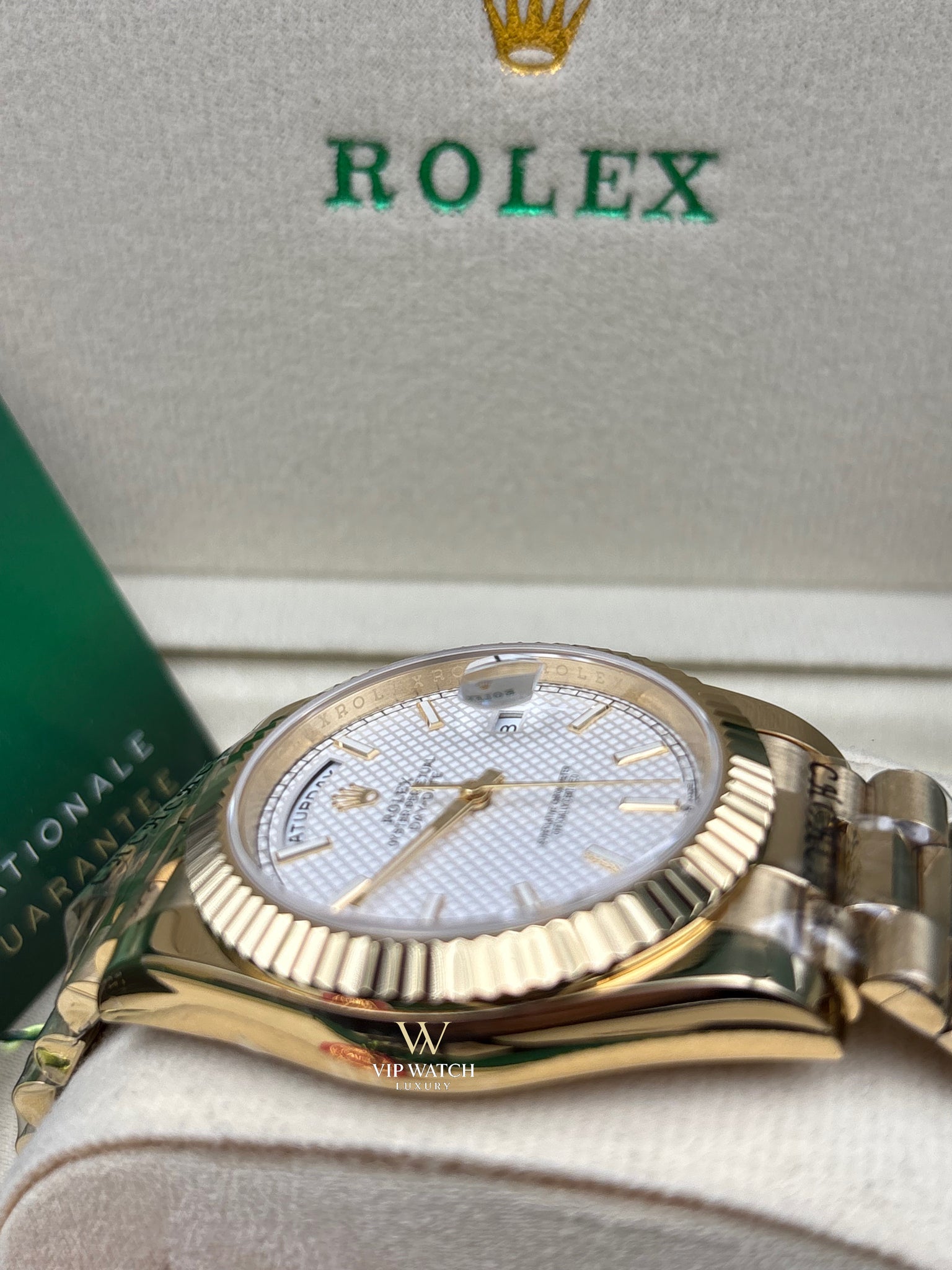 Rolex Day-Date Yellow Gold White Diagonal Dial President