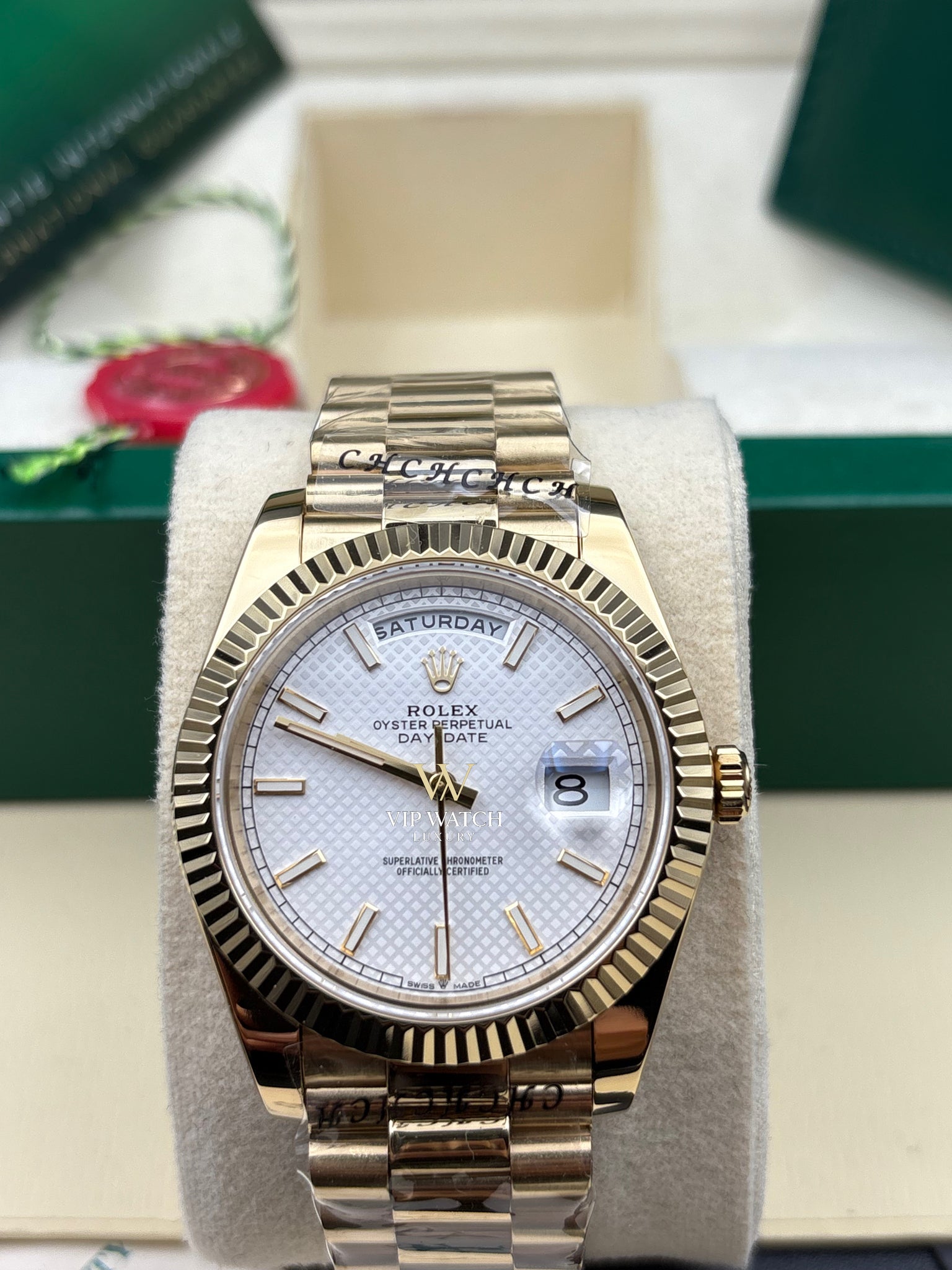 Rolex Day-Date Yellow Gold White Diagonal Dial President