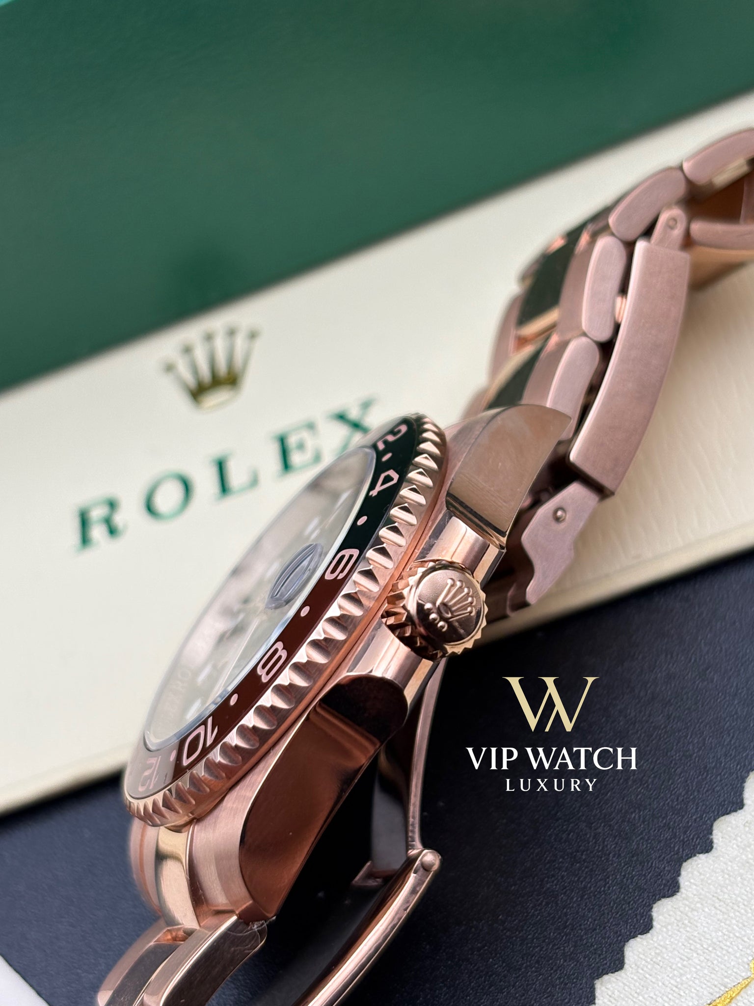 Rolex Gmt-Master II (Root Beer) Black Dial